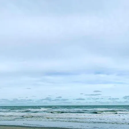 In Near The Beach, Cleaning Included * 니우포르트